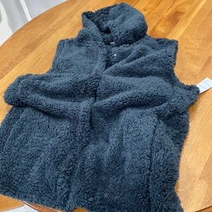 NWT.  Jockey women’s size 1X Sherpa vest.